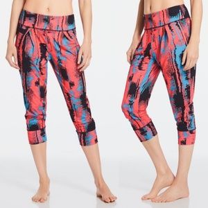 Fabletics Yogi capri leggings